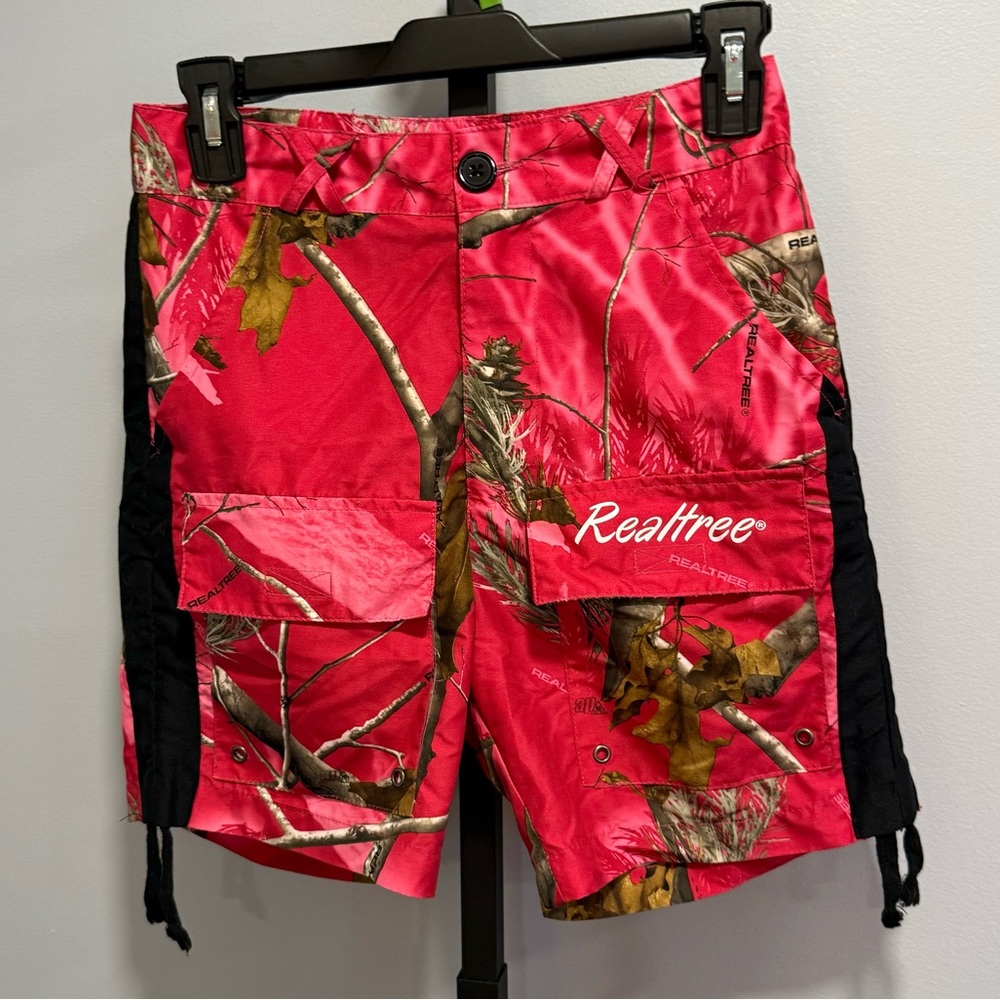 RealTree Pink Camo Cargo Shortd, size Small